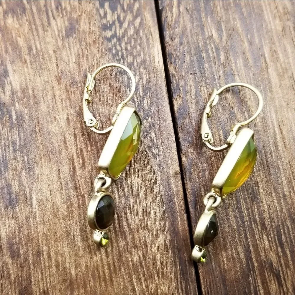 Peridot mocha mist Tibetan earrings E270
